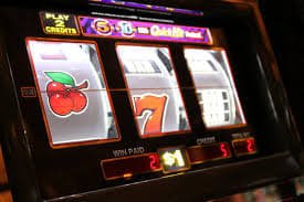 Myanmar National League ဘောလုံးပွဲ Sportsbook တွင် လောင်းကစားနေပုံ